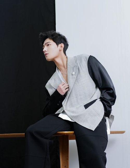 杨洋最新爆料,揭秘他的演艺生涯与生活点滴 第1张 杨洋最新爆料,揭秘他的演艺生涯与生活点滴 第1张